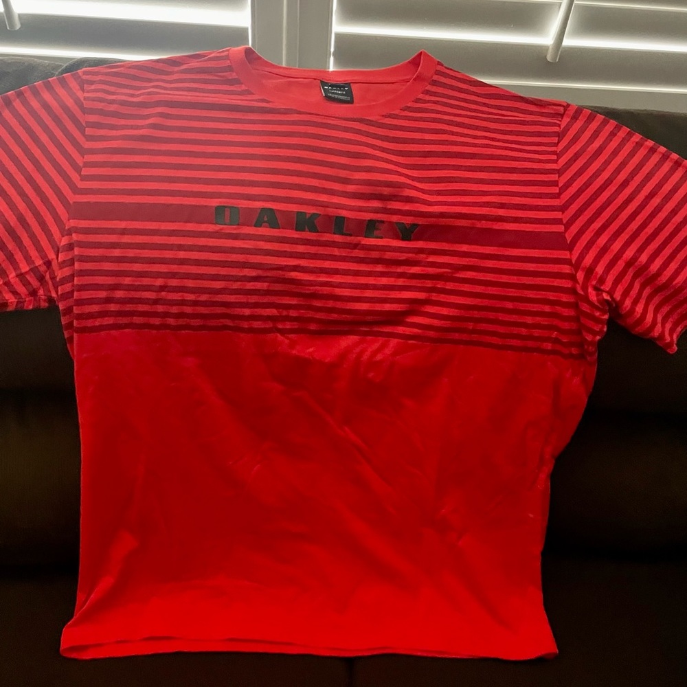 Men’s Oakley Striped T-Shirt (Brand new) XL